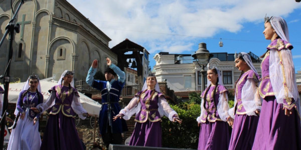 Azərbaycan mədəniyyəti Tbilisoba festivalında