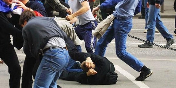 Bakıda gənclərin yol mübahisəsi davaya çevrildi