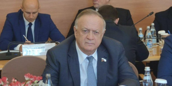 Rusiya deputatı: Macarıstan Ukrayna məsələsində mövqeyini dəyişir