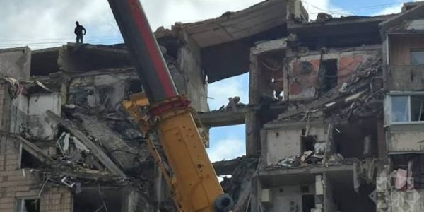 Rusiyanın zərbələri Ukraynada yaşayış binalarını dağıtdı