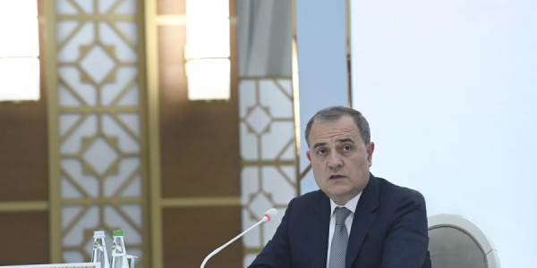 Ceyhun Bayramov Orta Dəhlizin artan rolunu qeyd edib