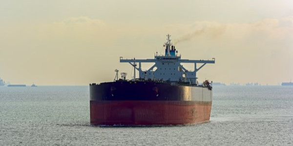 Rusiyaya benzin əlavələri daşıyan sanksiyalı tanker üzə çıxdı
