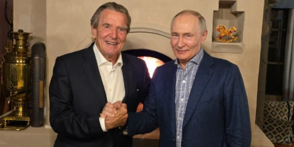 Putinin ad gününü kiminlə qeyd etdiyi məlum oldu