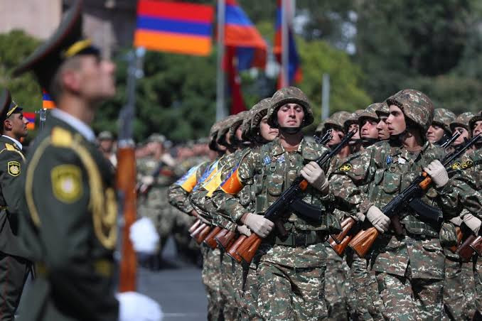 Ermənistanda hərbi xidmətlə bağlı