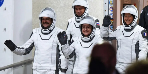 NASA tarixində ilk tibbi təxliyə missiyası başa çatdı