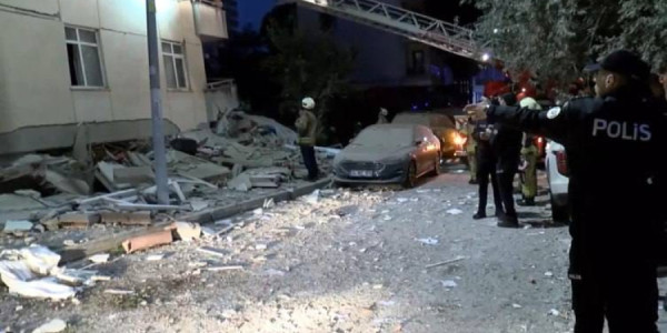 7 mərtəbəli bina bir anda çökdü: