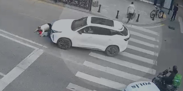 Maşınla ana və uşağının üstündən keçdi -