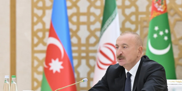 İlham Əliyev Xəzərlə bağlı qərarların icrasına nəzarət mexanizminin yaradılmasını təklif edib