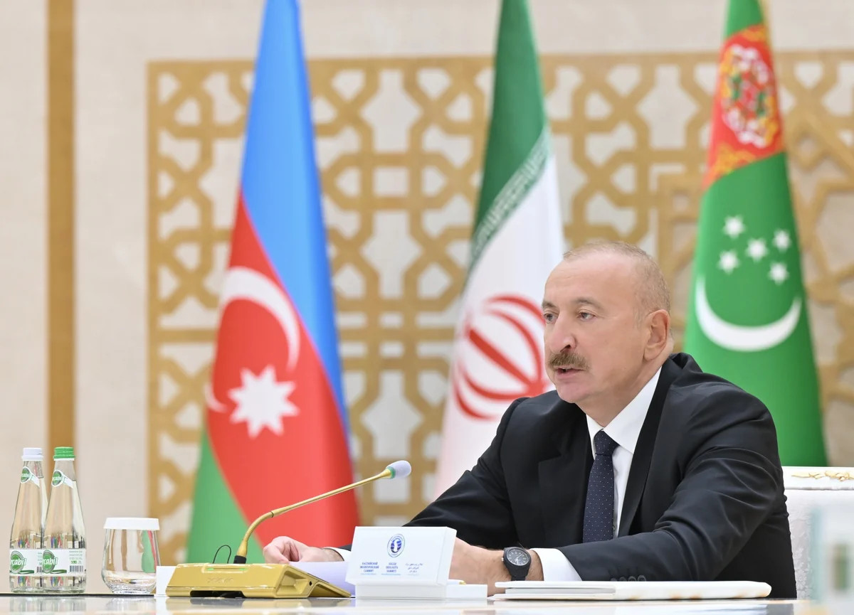 İlham Əliyev Xəzərlə bağlı qərarların icrasına nəzarət mexanizminin yaradılmasını təklif edib