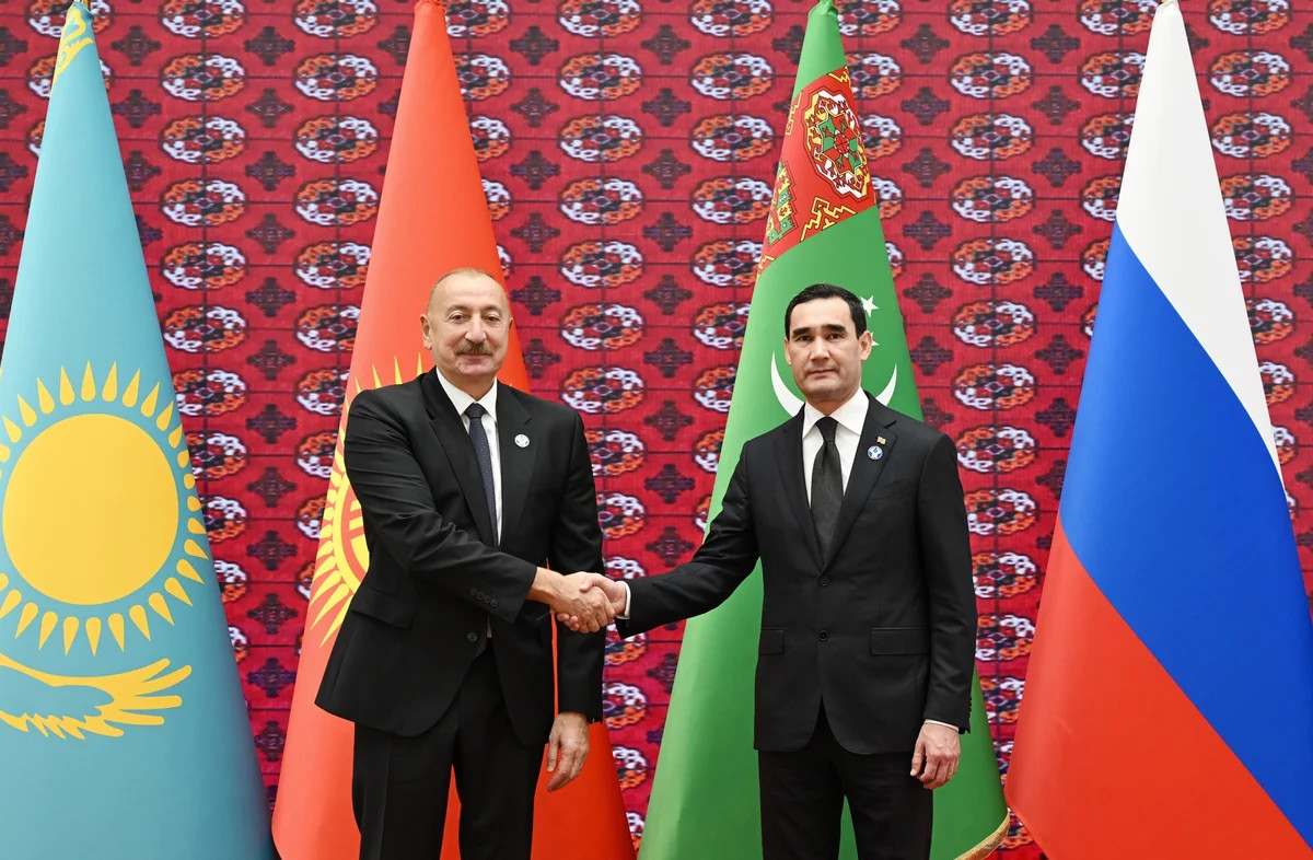 İlham Əliyev Türkmənbaşıda MDB Dövlət Başçıları Şurasının iclasında iştirak üçün "Avaza" Kompleksinə gəlib -