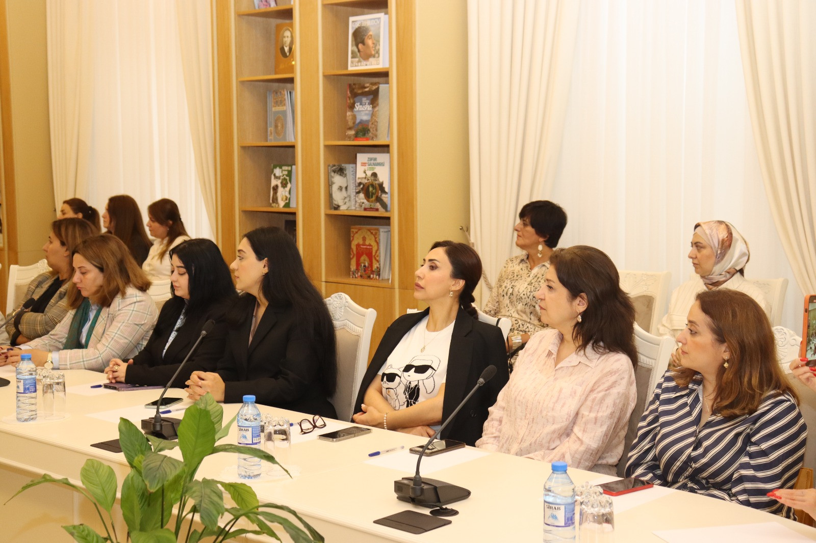 MEMİM-in “Dilimiz milli-mədəni kimliyimizin təməlidir” layihəsi üzrə növbəti seminar keçirilib