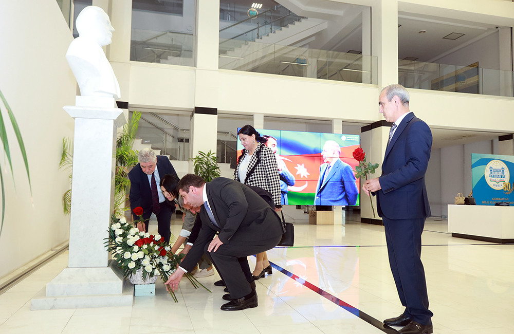 “Yeni Azərbaycan Partiyasının VIII qurultayında Azərbaycan Respublikası Prezidentinin nitqi və qarşıda duran vəzifələr” – AMEA-da elmi-praktiki konfrans
