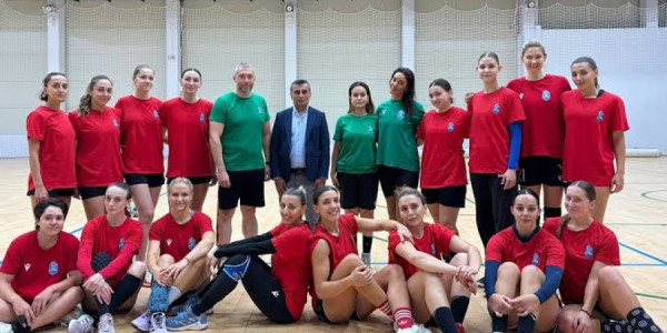 EHF Avropa Kuboku: "Kür" ilk oyunda APOEL-i böyük hesabla məğlub edib