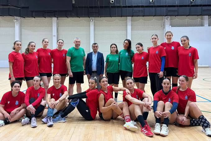 EHF Avropa Kuboku: "Kür" ilk oyunda APOEL-i böyük hesabla məğlub edib
