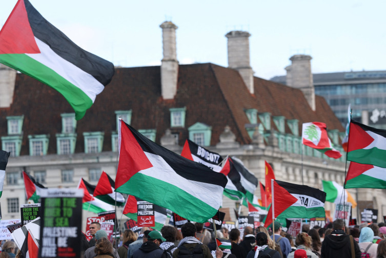 London və Parisdə İsrailə qarşı kütləvi etirazlar