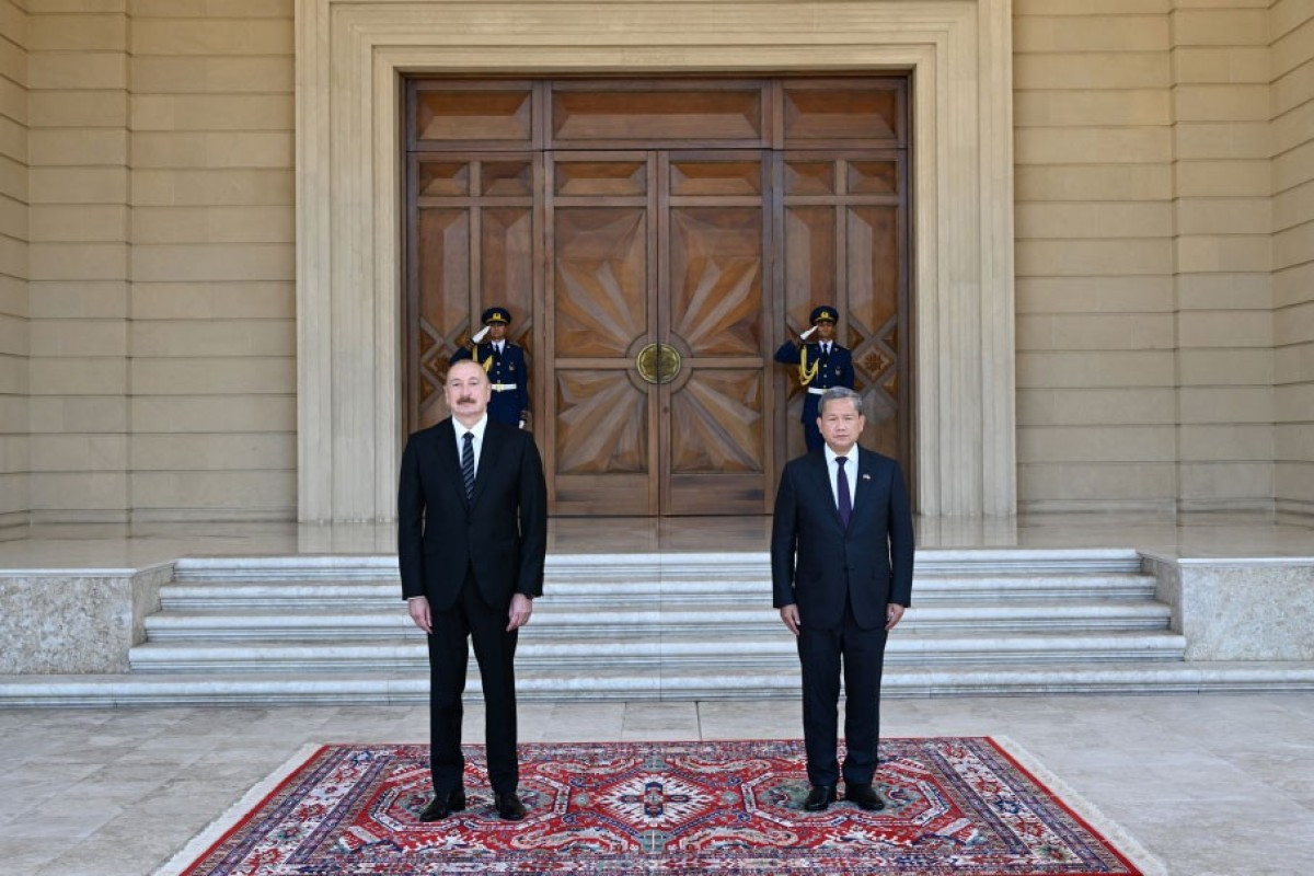 İlham Əliyev Kambocanın Baş nazirini qarşıladı