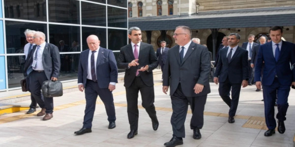 Çexiyanın nəqliyyat naziri Bakı Dəmiryol Vağzalında olub