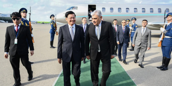 Laos Prezidenti Azərbaycana rəsmi səfərə gəlib