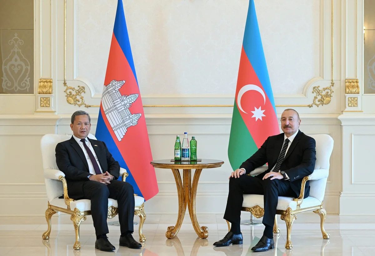 İlham Əliyevin Kambocanın Baş naziri ilə məhdud tərkibdə görüşü olub