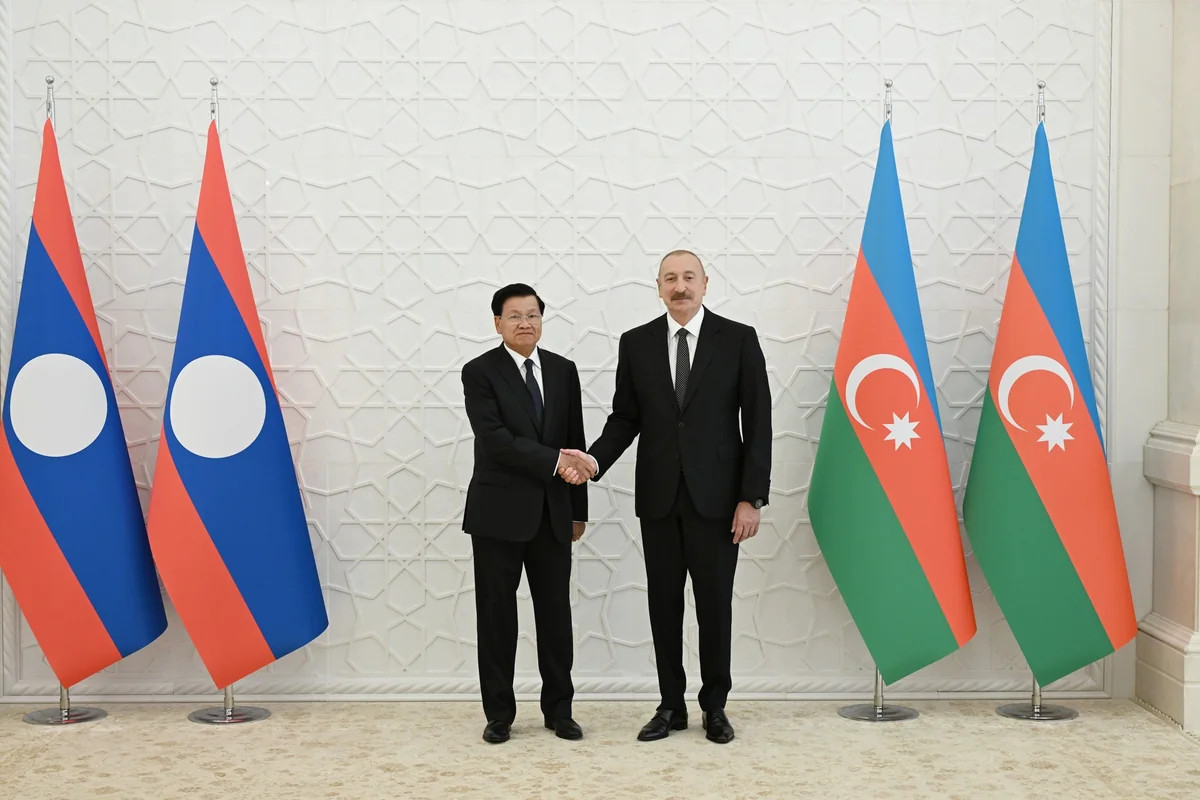 İlham Əliyevin Laos Prezidenti ilə geniş tərkibdə görüşü olub
