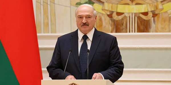 Lukaşenko Latviyaya silahlı qrupun daxil olması xəbərini təkzib edib