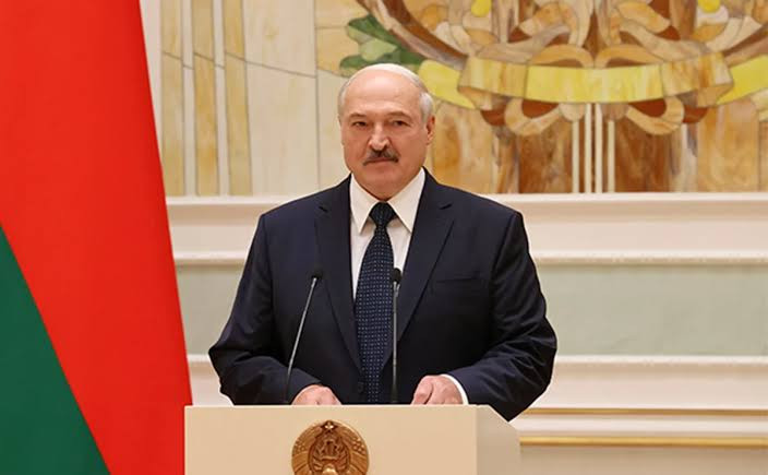 Lukaşenko Latviyaya silahlı qrupun daxil olması xəbərini təkzib edib