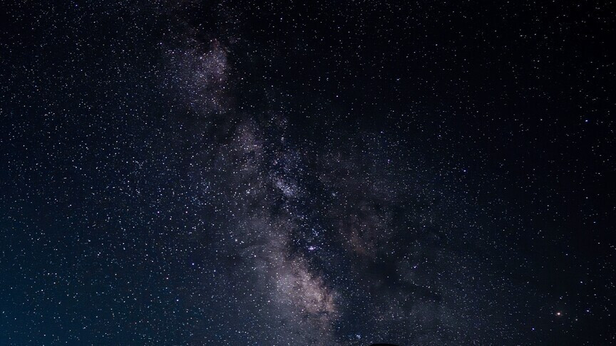 Yadplanetlilərin siqnalı deyil: Uzaq planetdən gələn radio dalğalarının səbəbi açıqlanıb