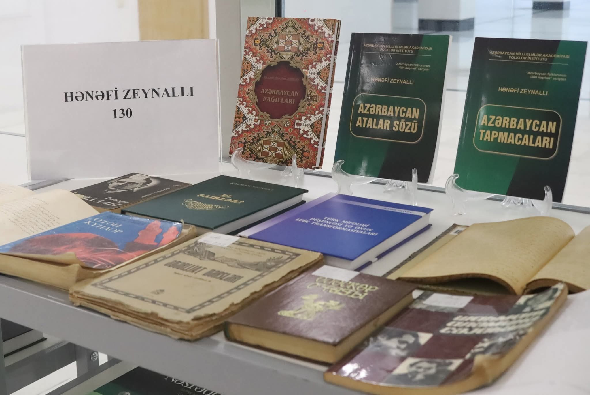 Hənəfi Zeynallının irsinə həsr olunan sərgi keçirilir