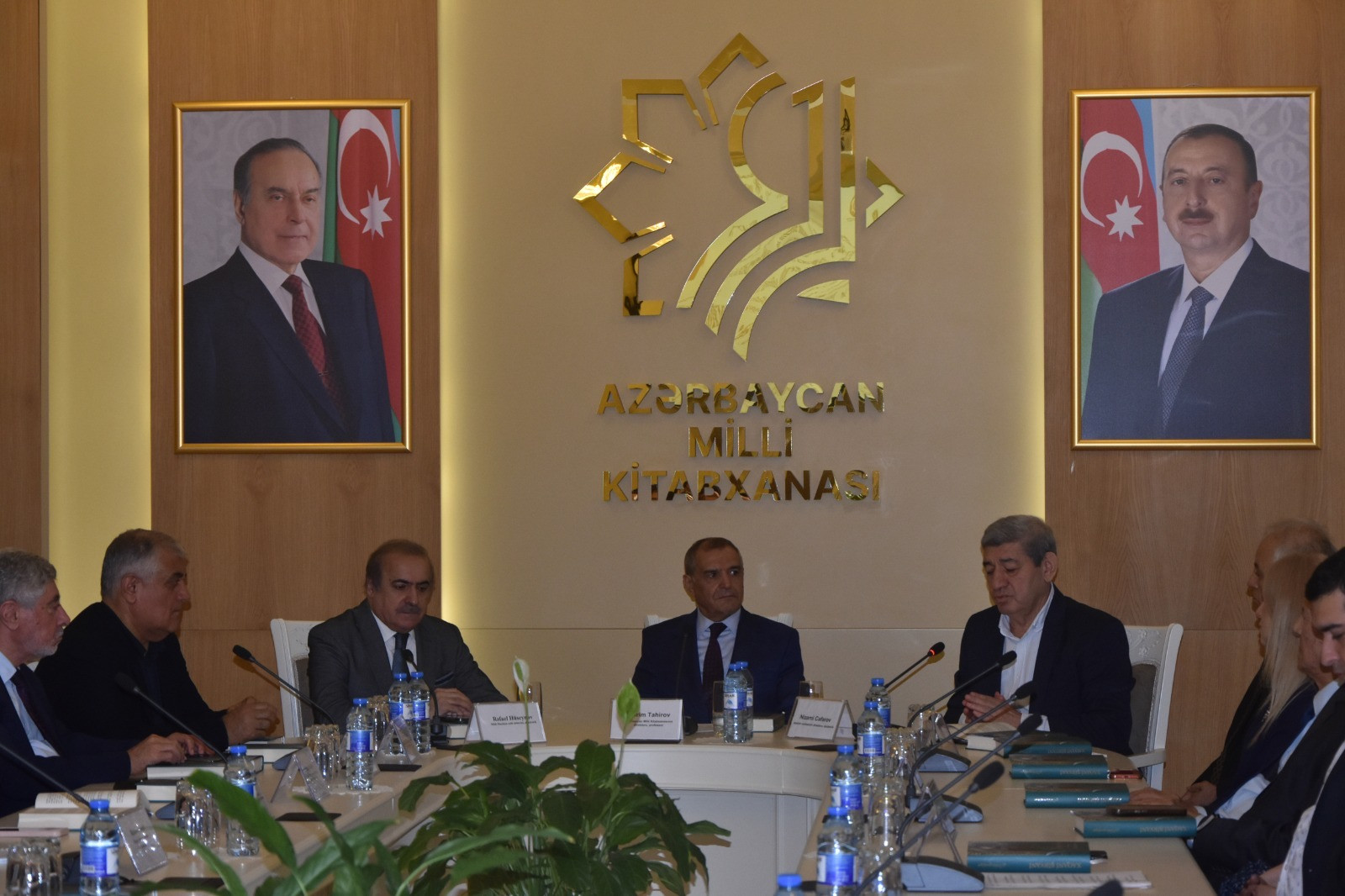 Milli Kitabxanada “Xaqani Şirvani Biblioqrafiya”kitabının  təqdimat mərasimi keçirilib