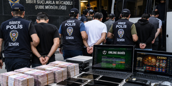 Türkiyədə 1,8 milyard lirəlik mərc qalmaqalı – 32 nəfər saxlanıldı