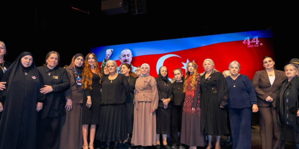Alyona Əliyeva “44” filminin təqdimatından görüntülər paylaşıb