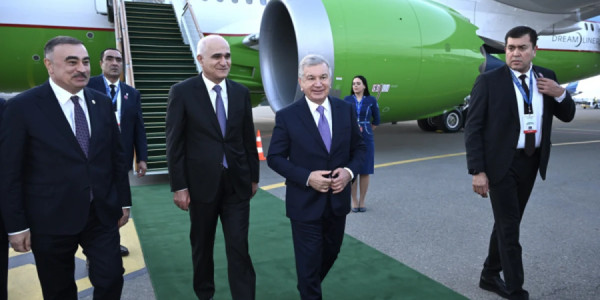 Özbəkistan Prezidenti Azərbaycana səfərə gəlib