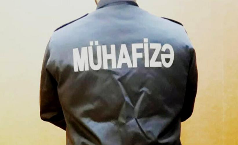 Bakıda çox sayda şəxs məktəb mühafizəçisinə hücum etdi - Ağır xəsarət yetirildi
