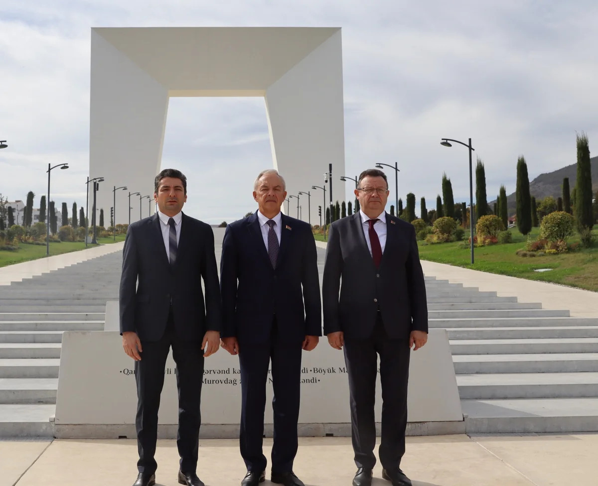Belaruslu siyasətçilər Azərbaycana gəliblər