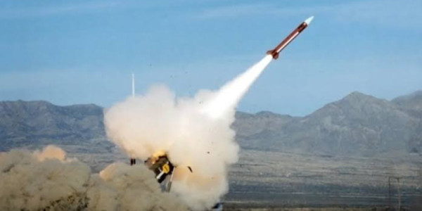 Səudiyyə Ərəbistanı husilərin Ər-Riyada atdığı ballistik raketi vurub