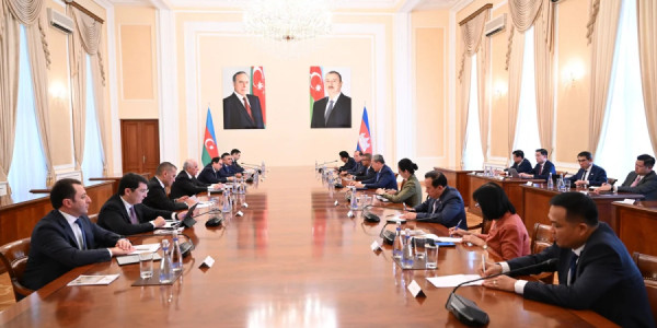Azərbaycan və Kamboca baş nazirləri ikitərəfli əlaqələri müzakirə ediblər
