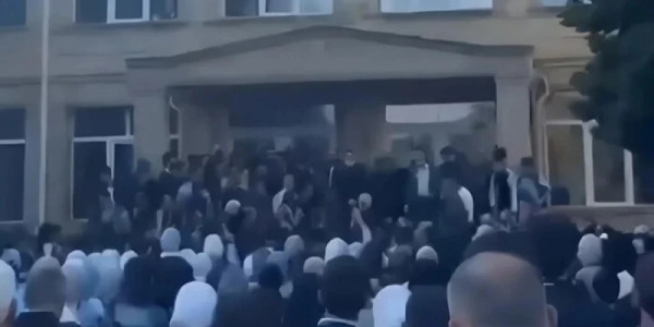 Məktəblərdəki təxribatlara görə saxlanılanlar haqda qərar...