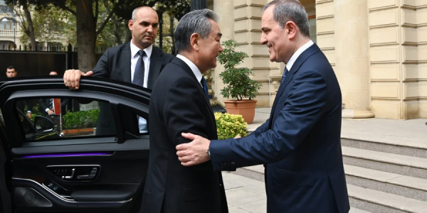 Ceyhun Bayramov çinli həmkarı ilə regional təhlükəsizliyi müzakirə edib – yenilənib