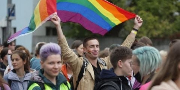 Zelenski LGBT-ni müdafiə etdi