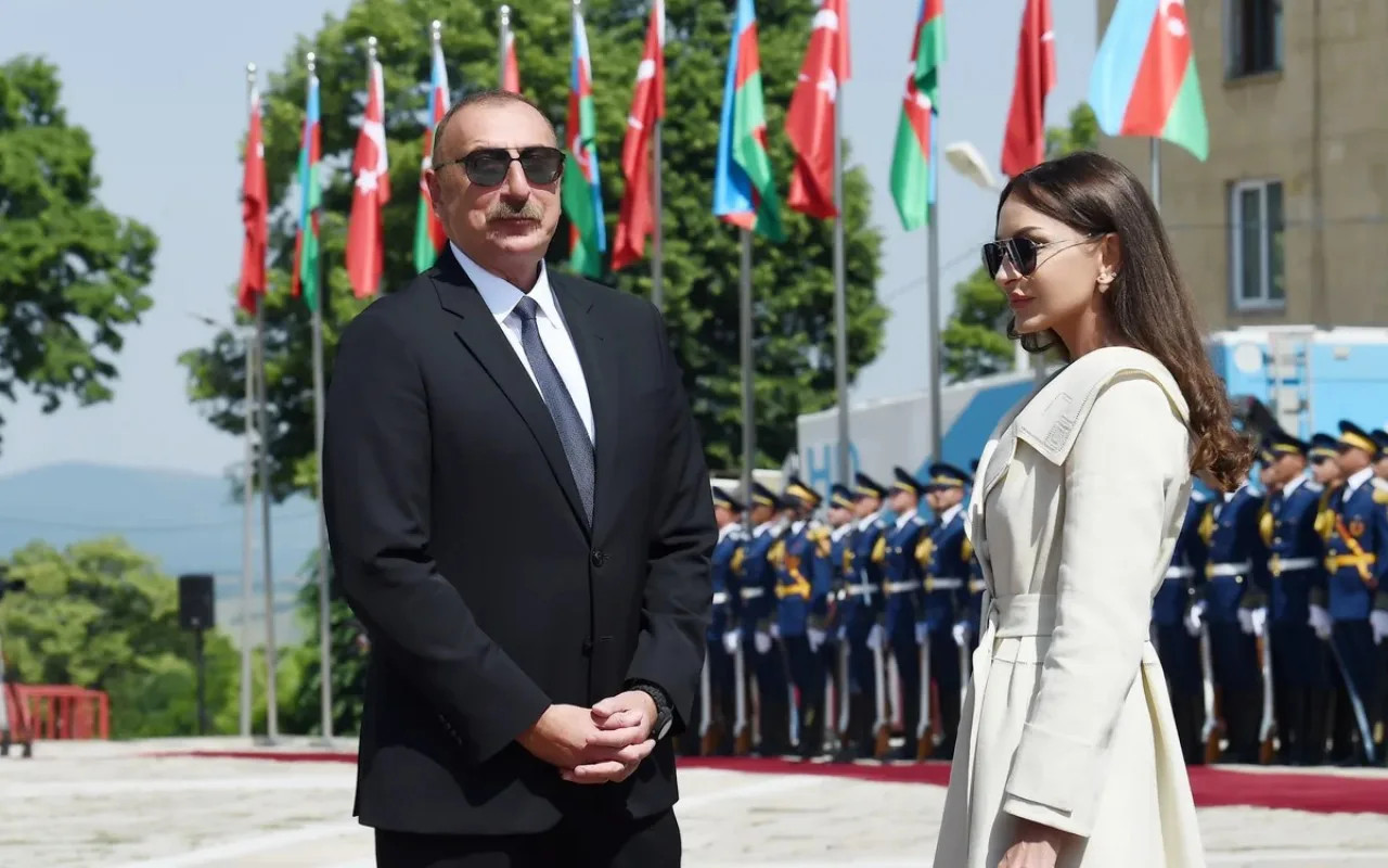 Milli Məclis Prezident və birinci xanımı təbrik edib