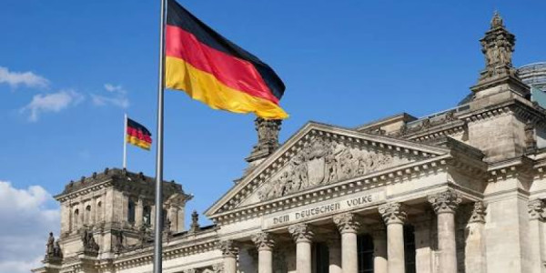 Berlin məktəblərində etiraz: