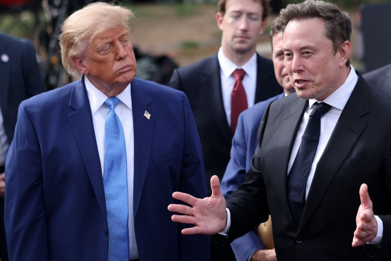 Elon Maskdan Trampa Ukrayna dronları ilə bağlı təklif