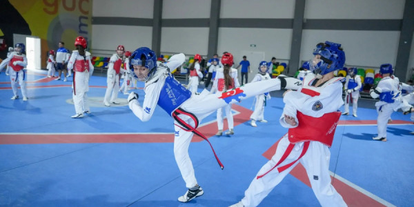 Azərbaycanın yeniyetmə taekvondoçuları təlim-məşq toplanışı keçiriblər
