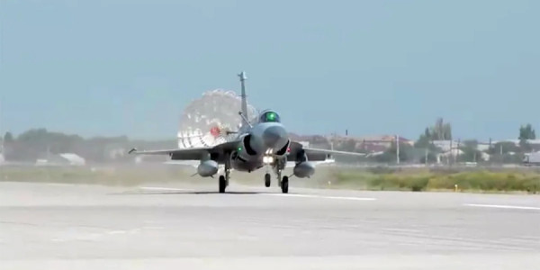 Azərbaycan və BƏƏ hərbi pilotları birgə təlimdə döyüş tapşırıqlarını dəqiqliklə yerinə yetiriblər