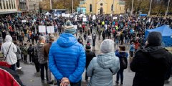 Estoniyada müxalifət hökumətin istefasını tələb edəcək