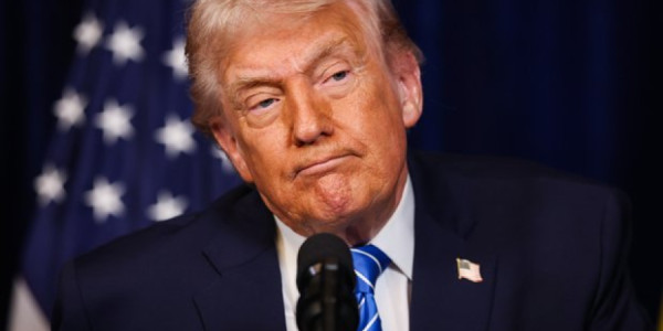 Donald Tramp makiyaj etdiyini etiraf etdi