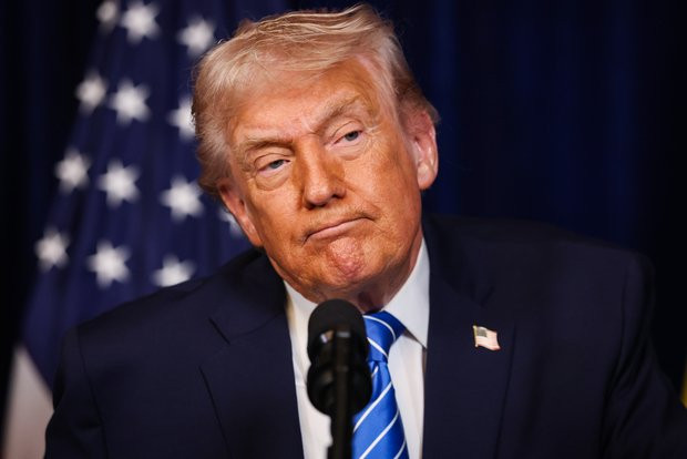 Donald Tramp makiyaj etdiyini etiraf etdi