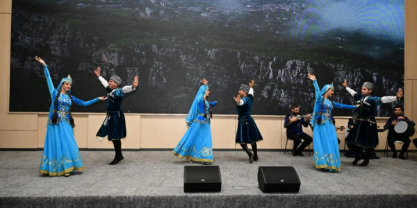 Füzulidə Şəhər Günü ilə bağlı konsert proqramı təşkil olunub