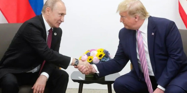 Tramp Kremlin müttəfiqi kimi davranır -