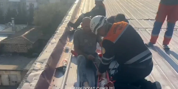 Sumqayıtda tikilidə təmir işləri aparan şəxs xəsarət alıb
